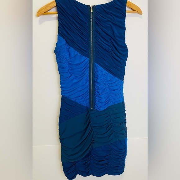 BCBGMaxAzria Debra Blue ColorBlock‎ Mini Dress Size S - Picture 2 of 4